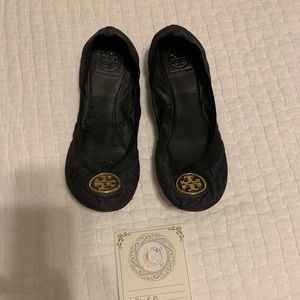 GUC 10.5 Tory Burch Caroline ballet flats